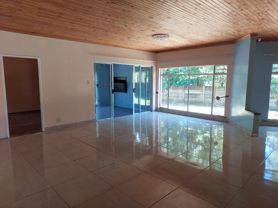To Let 3 Bedroom Property for Rent in Suidrand Free State